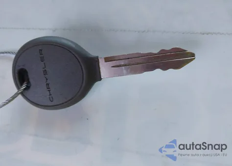 2002 Chrysler Town & Country Limited from USA, damaged, VIN 2C8GP64LX2R748795